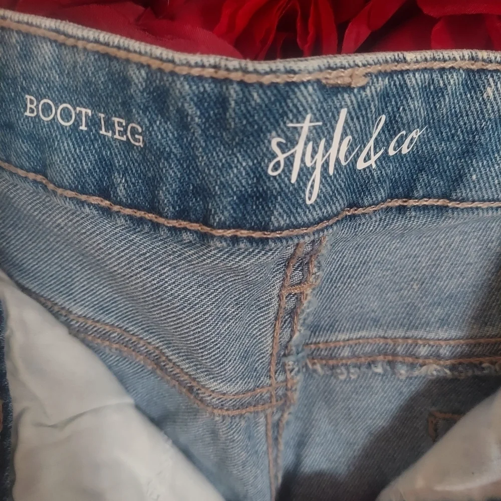 Levis Women's Bootcut Jeans with Frayed Spots Size 18 NWOT
